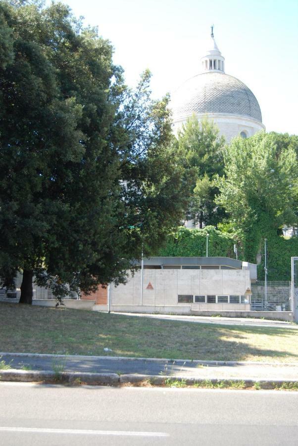לינה וארוחת בוקר רומא La Badia Del Cavaliere מראה חיצוני תמונה